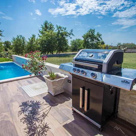 Mihaela By Briskva Vila