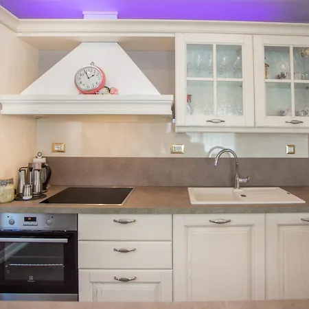 Vila Mihaela By Briskva *