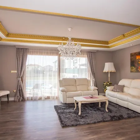 Mihaela By Briskva Vila *