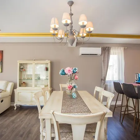 Mihaela By Briskva Vila