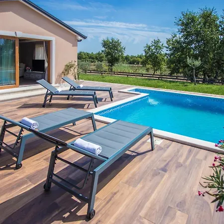 Villa Mihaela By Briskva